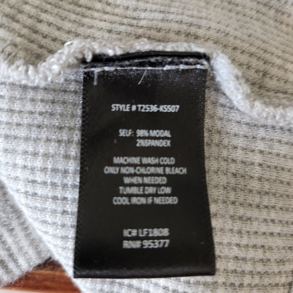 SANCTUARY Waffle Knit Top Size Medium - Picture 11 of 13